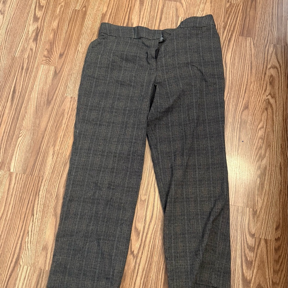 New Directions Plaid Gray Trousers 2-pairs